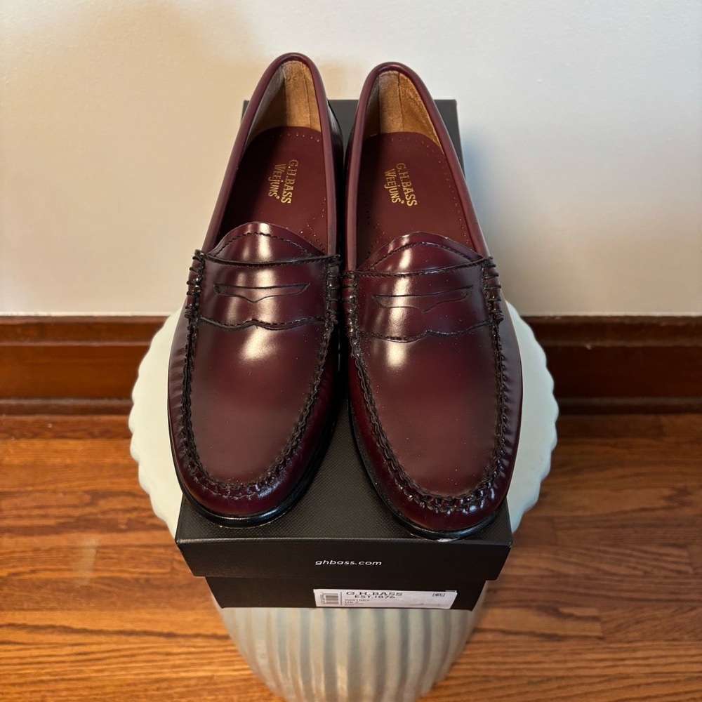G.H. Bass & Co. Weejuns - New - Size 7 - Wine